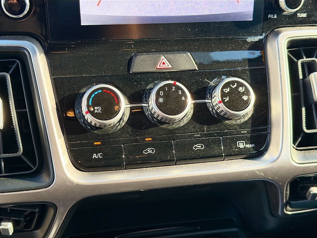 Used 2022 Kia Sorento LX FWD image 33