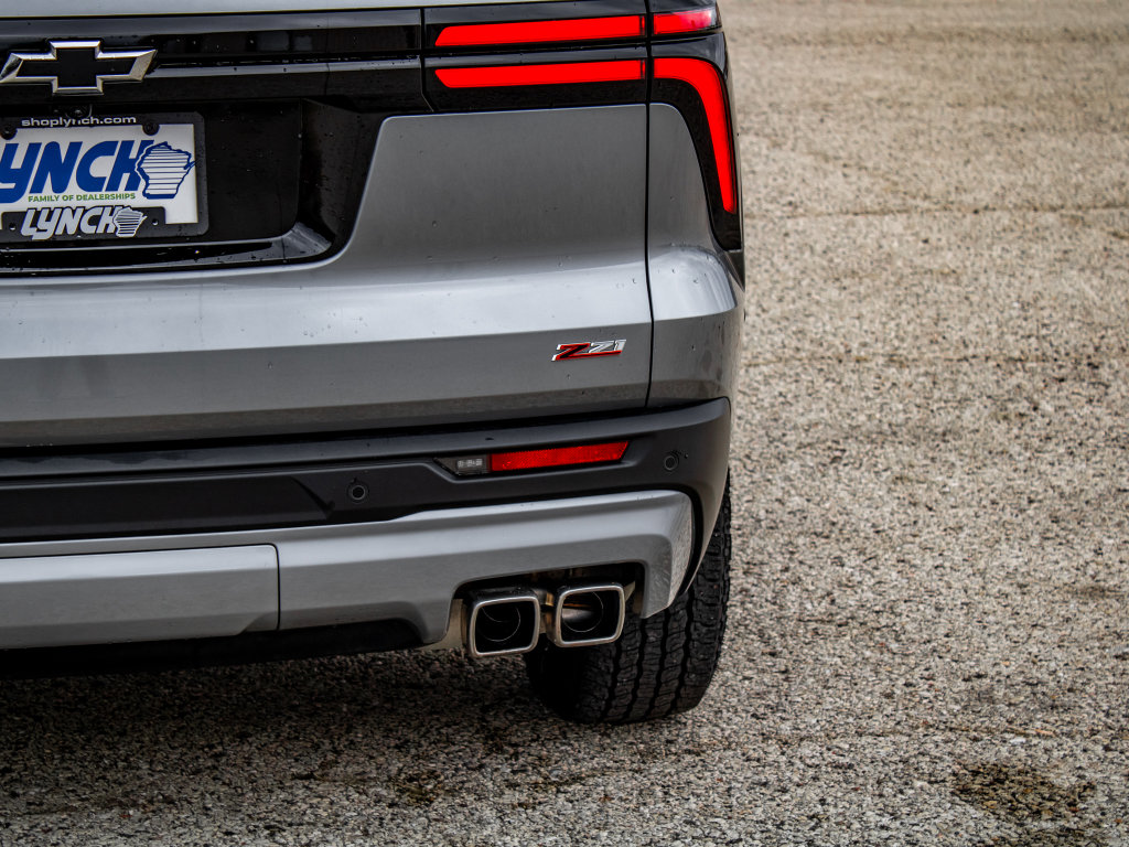 Used 2024 Chevrolet Traverse Z71 image 16