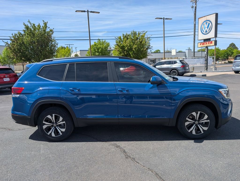 Used 2025 Volkswagen Atlas SE image 4
