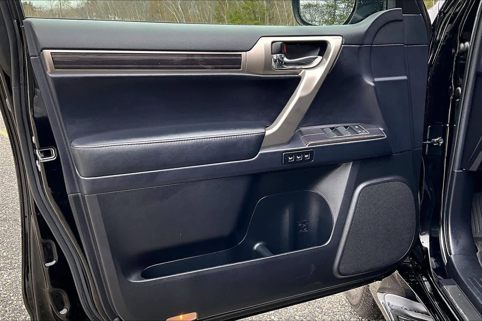Used 2020 Lexus GX 460 Premium w/ Premium Package AWD/4WD image 22