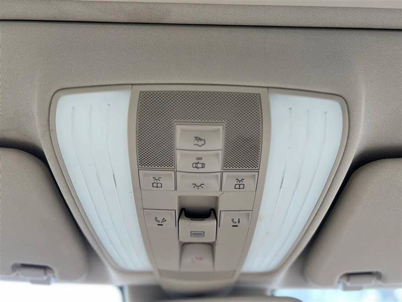 Used 2014 Mercedes-Benz E 350 4MATIC Sedan image 32
