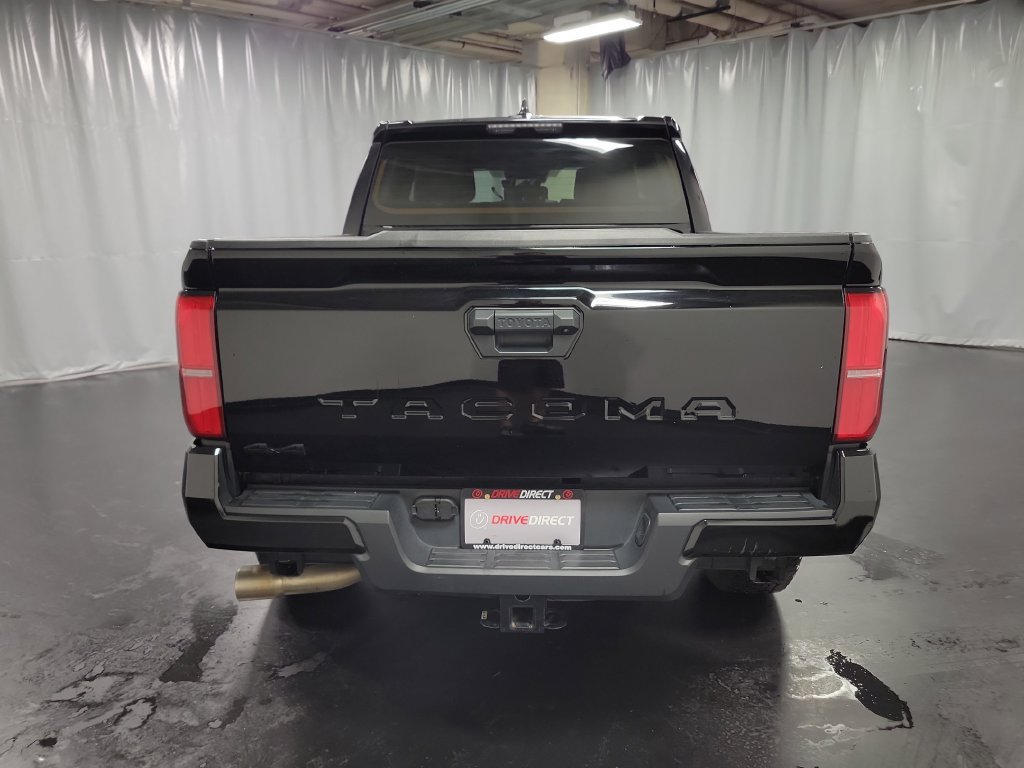 Used 2025 Toyota Tacoma TRD Off-Road AWD/4WD image 7