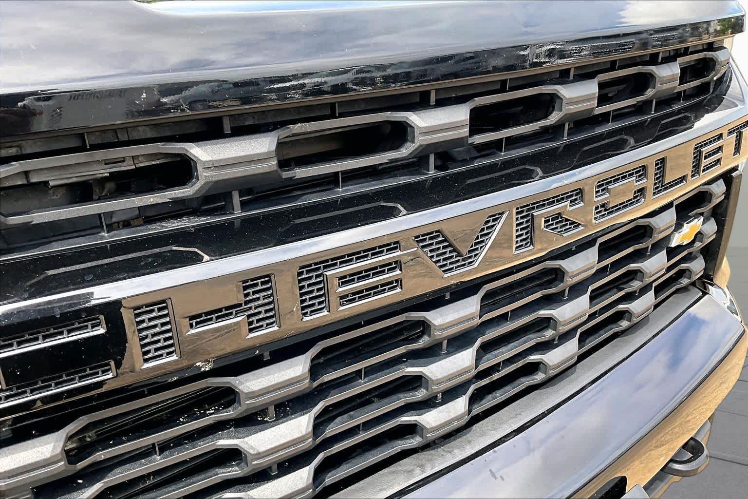 Used 2022 Chevrolet Silverado 2500 Custom w/ Custom Value Package AWD/4WD image 30