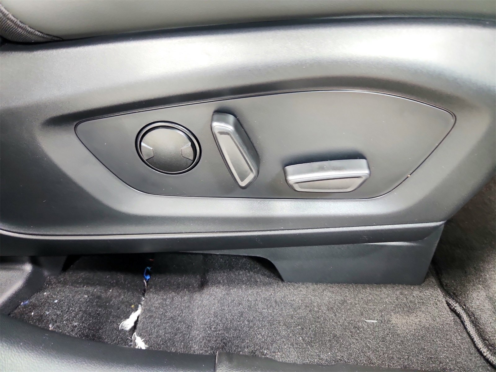 New 2026 Ford Explorer Active image 37