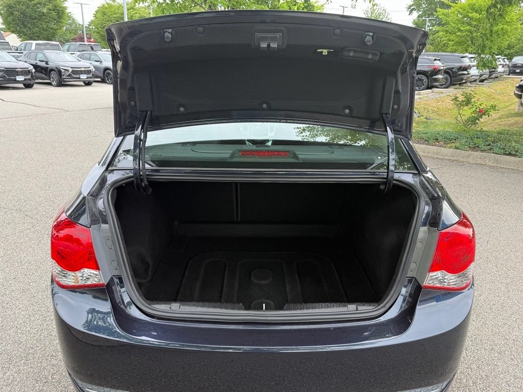 Used 2015 Chevrolet Cruze LTZ w/ Sun, Sound and Sport Package FWD image 9