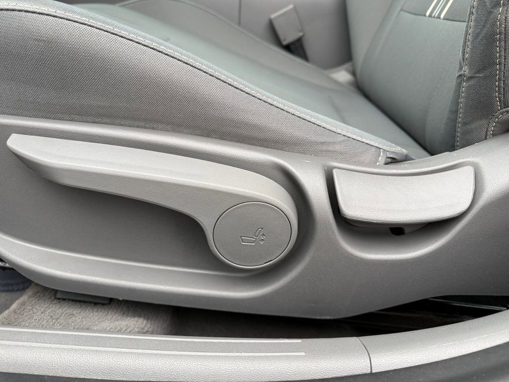 Used 2022 Hyundai Elantra SEL w/ Cargo Package image 16