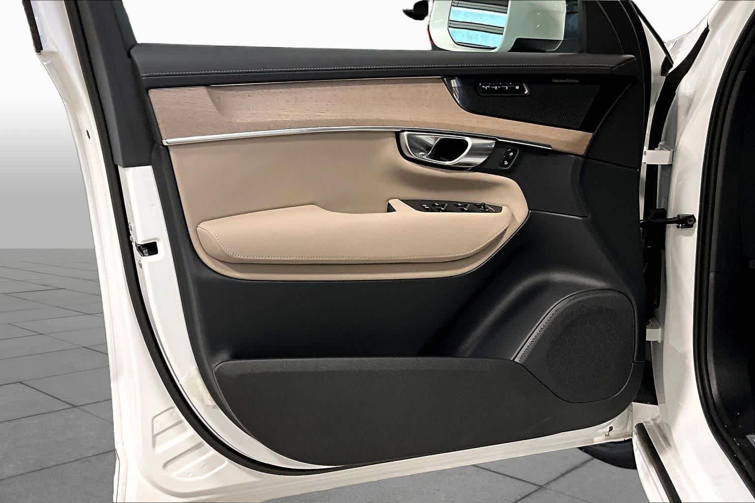 New 2026 Volvo XC90 B6 Ultra w/ Protection Package AWD/4WD image 11