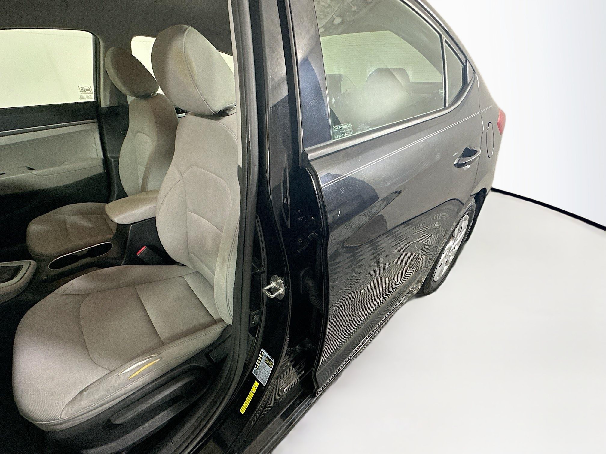 Used 2018 Hyundai Elantra SE w/ SE Connectivity Package 04 FWD image 12