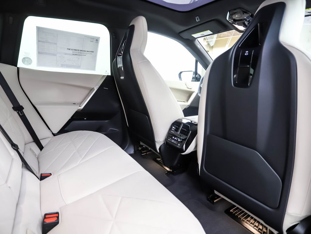 Used 2026 BMW iX xDrive60 w/ Premium Package image 26