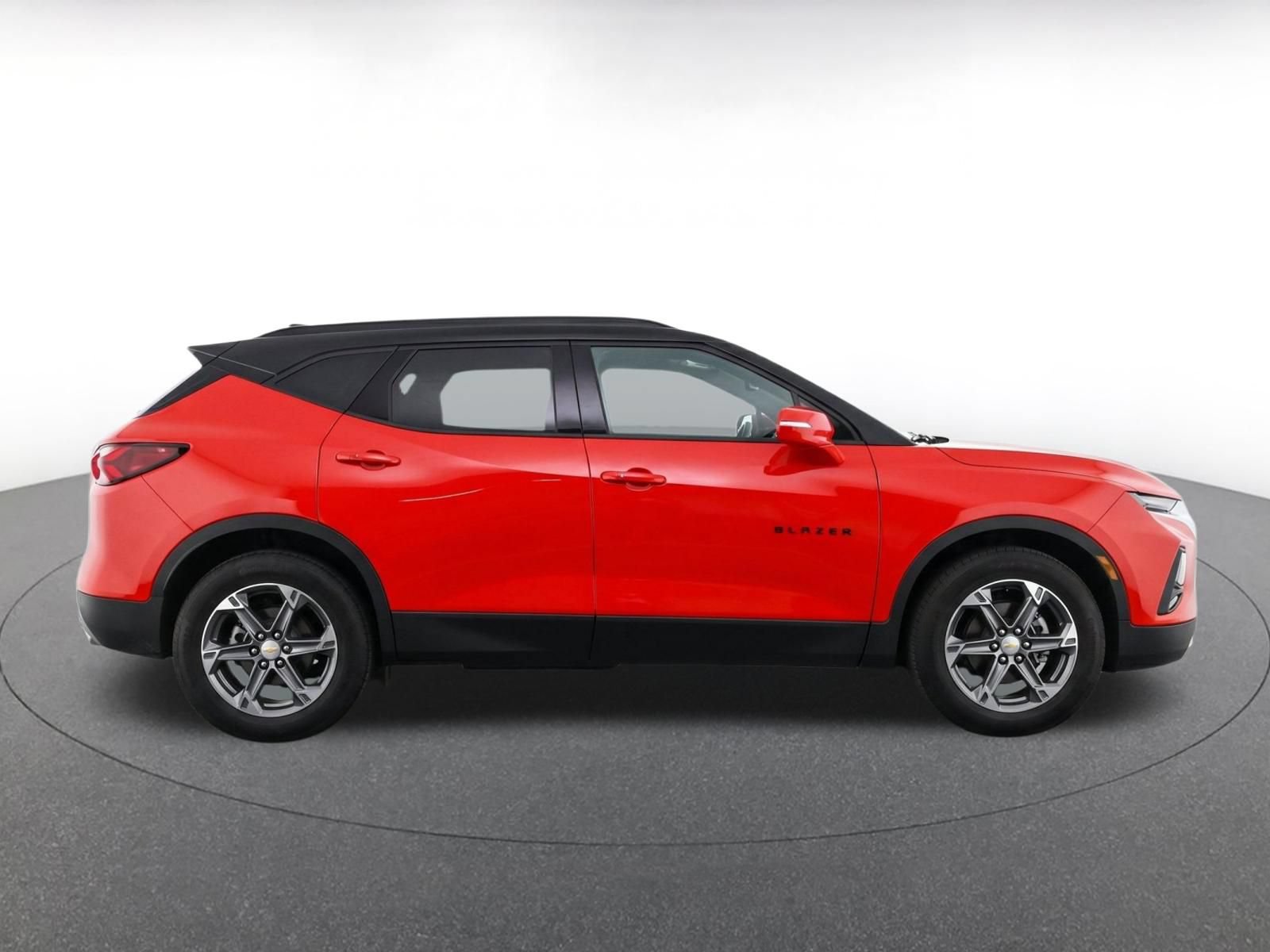 Used 2026 Chevrolet Blazer LT AWD/4WD image 9
