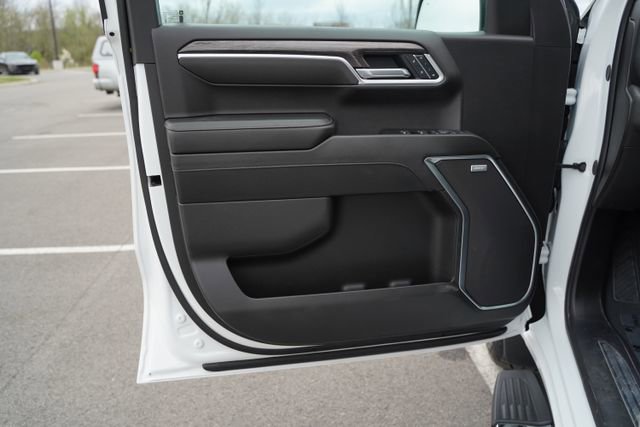 Used 2025 Chevrolet Silverado 1500 LTZ w/ LTZ Premium Package image 16