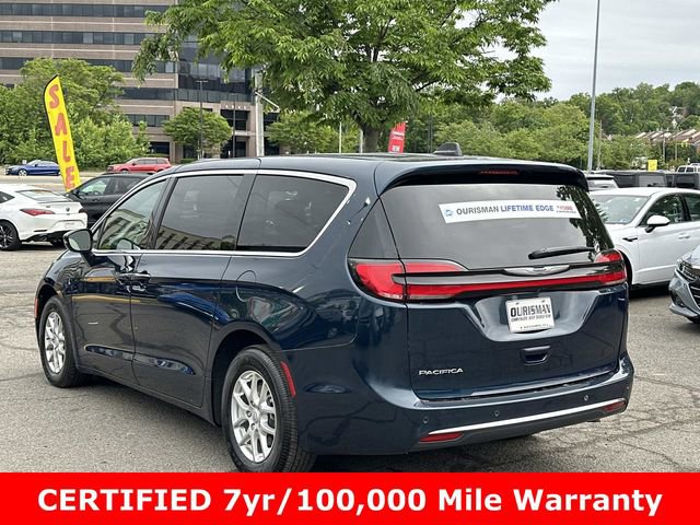 Used 2025 Chrysler Pacifica Select FWD image 5