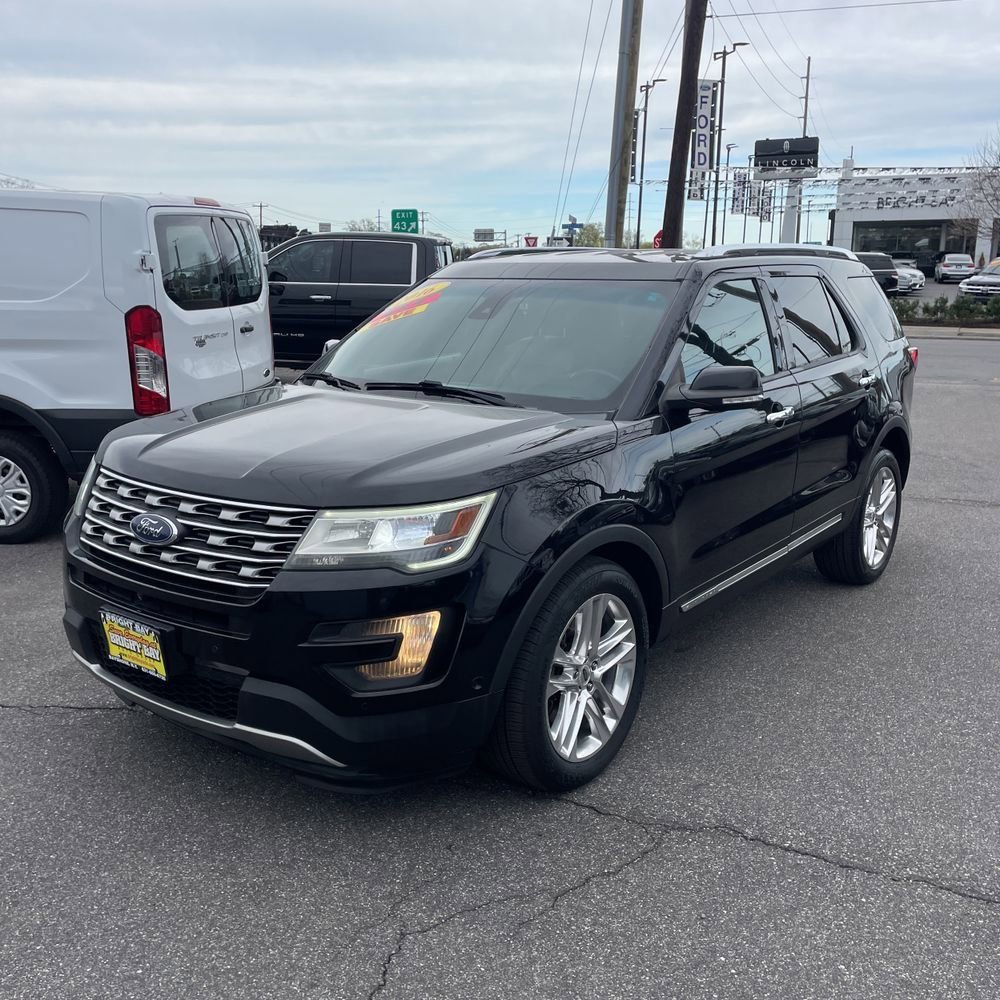 Used 2016 Ford Explorer Limited w/ Equipment Group 301A AWD/4WD image 2