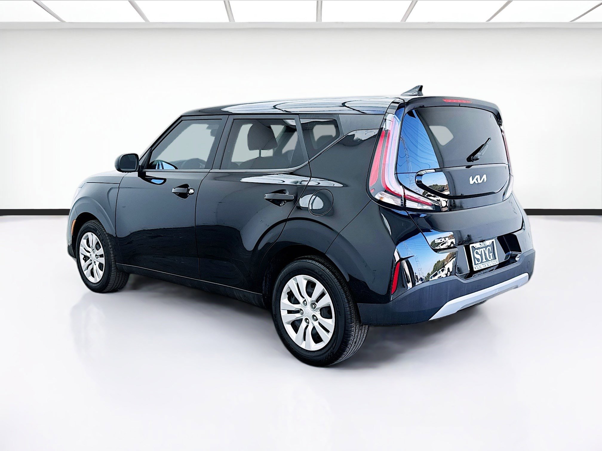 Used 2023 Kia Soul LX image 6