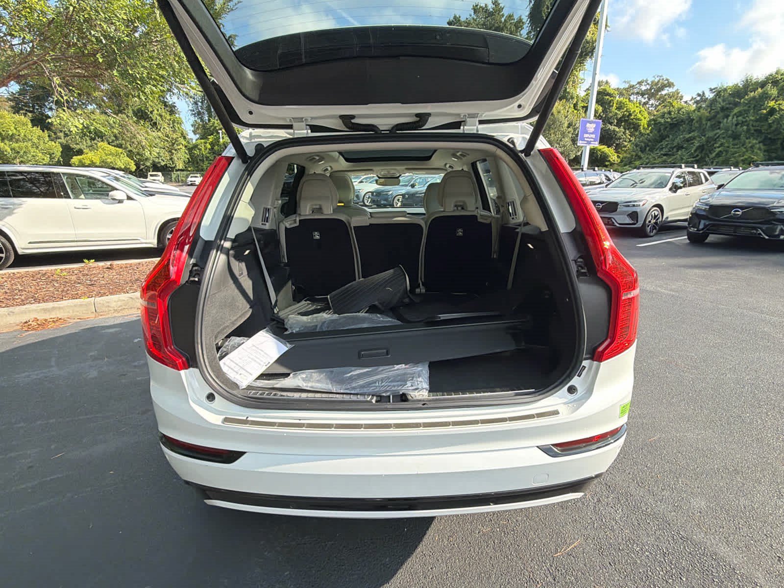 Used 2023 Volvo XC90 B6 Ultimate AWD/4WD image 22