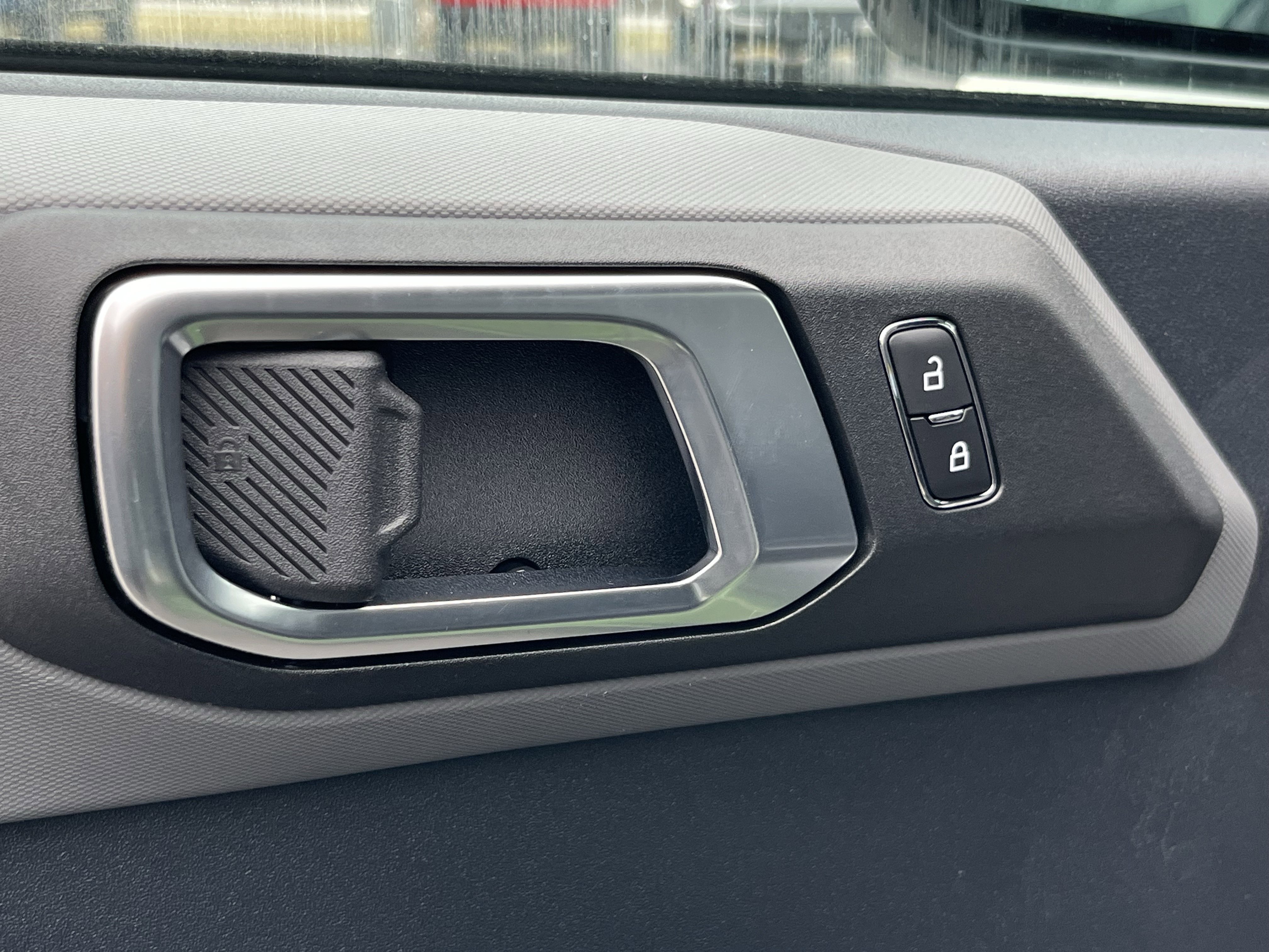 Used 2024 Ford Bronco Black Diamond image 17