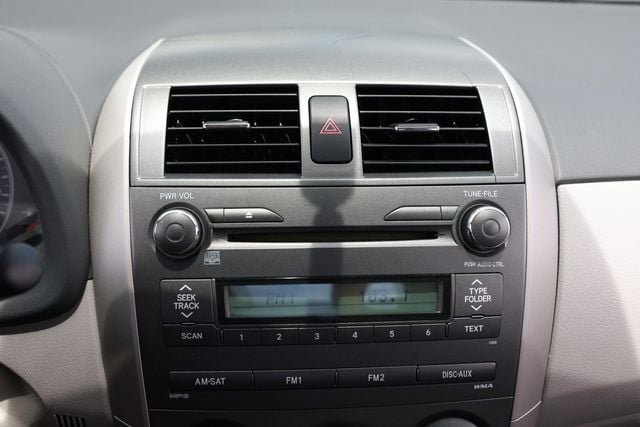 Used 2011 Toyota Corolla LE FWD image 35