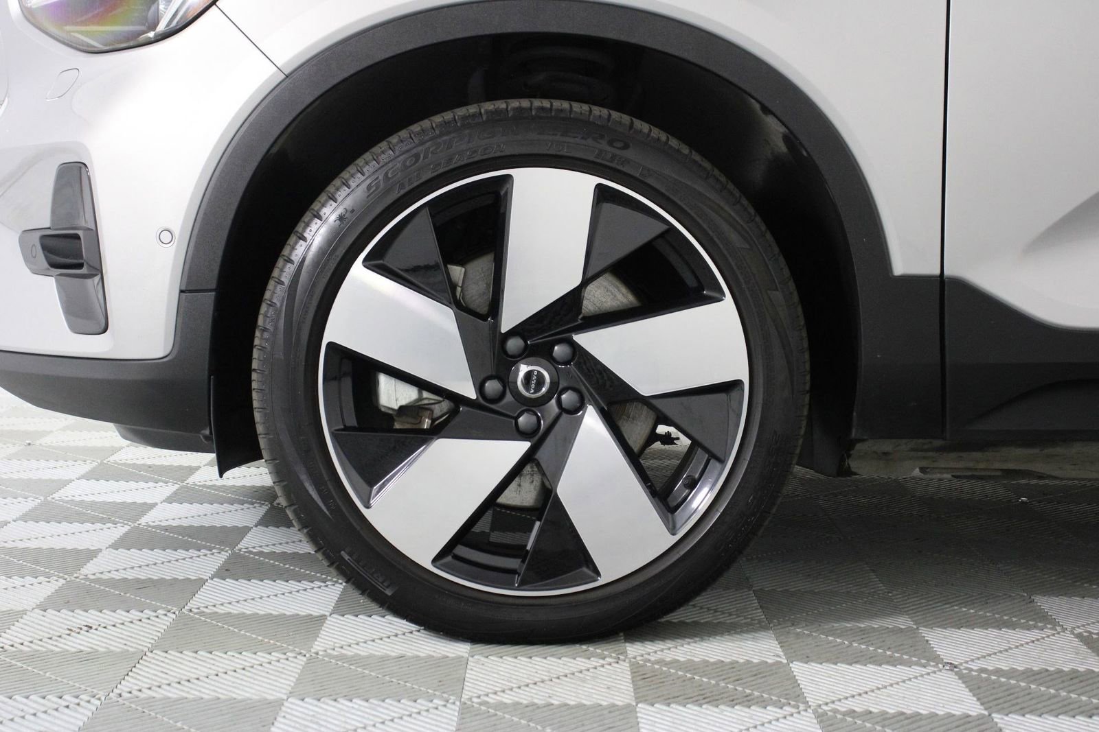 Used 2023 Volvo C40 P8 Recharge Ultimate image 26