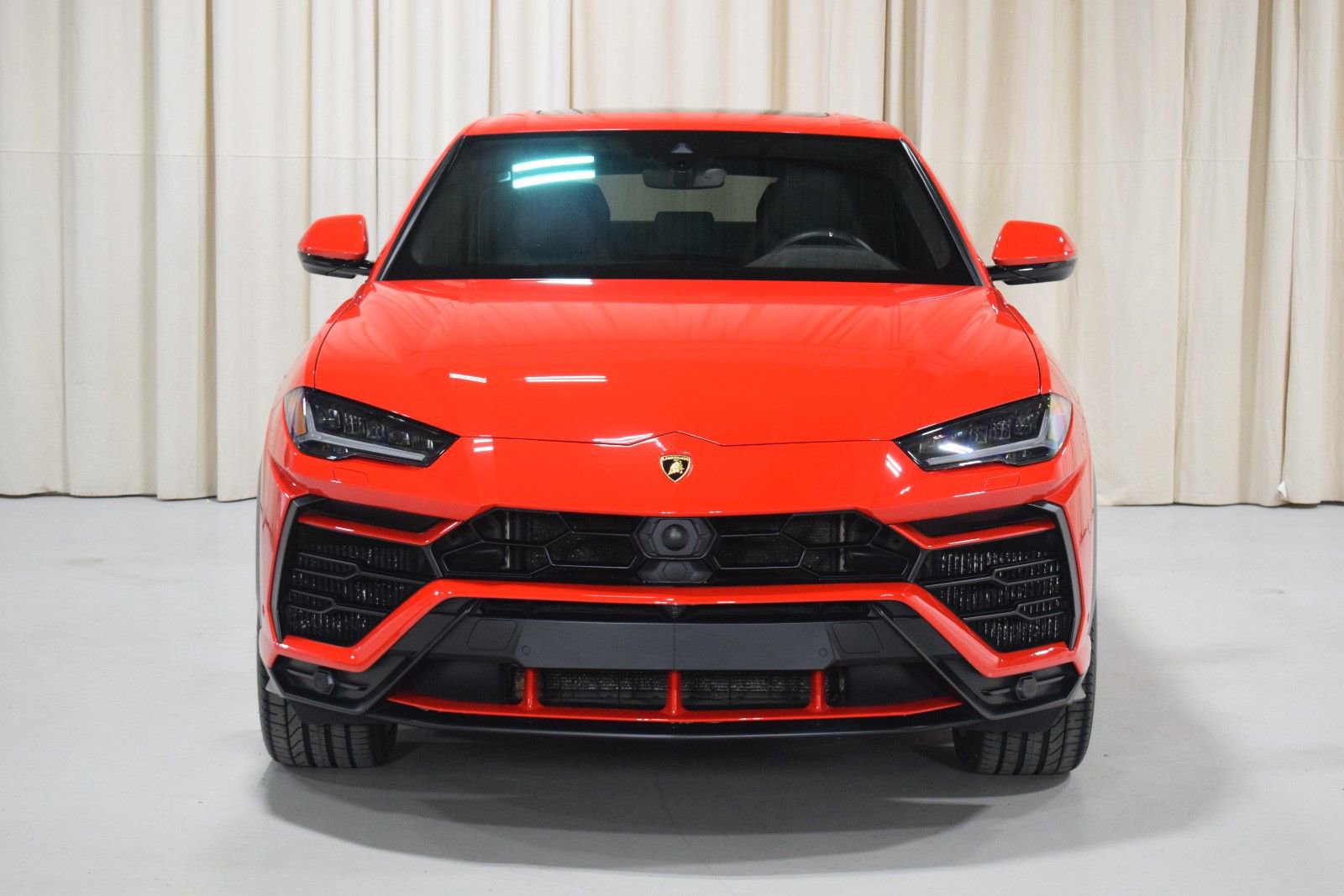 Used 2019 Lamborghini Urus AWD/4WD image 7