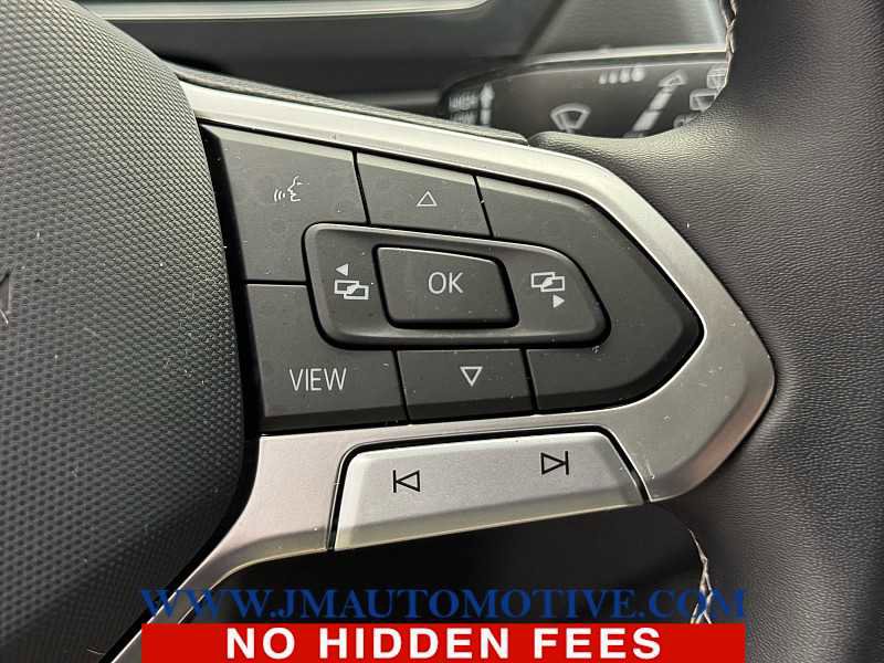 Used 2022 Volkswagen Tiguan SE image 43