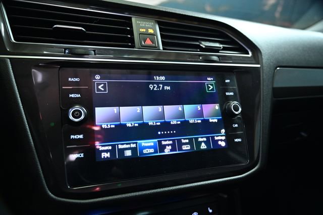 Used 2022 Volkswagen Tiguan SE image 32