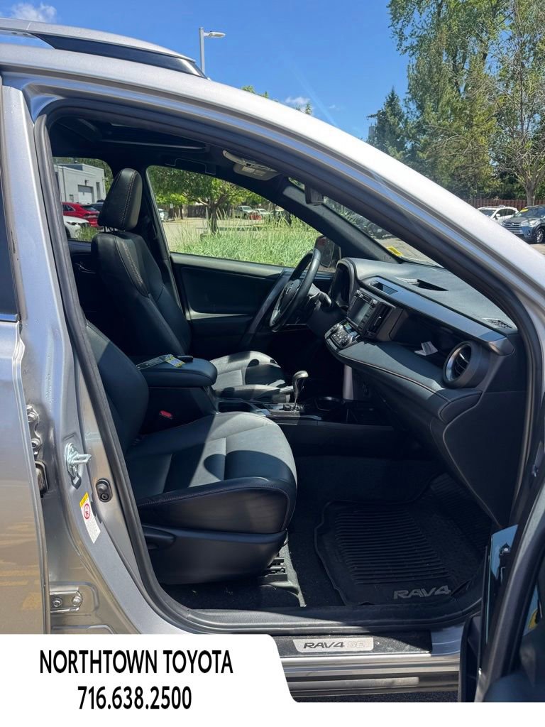 Used 2018 Toyota RAV4 SE w/ Power Extra Value Package AWD/4WD image 12