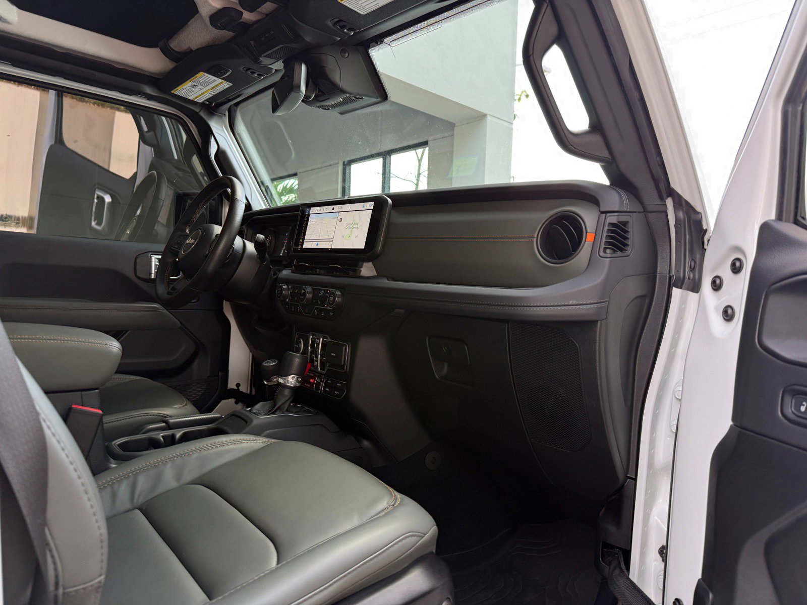 Used 2024 Jeep Gladiator Mojave AWD/4WD image 31