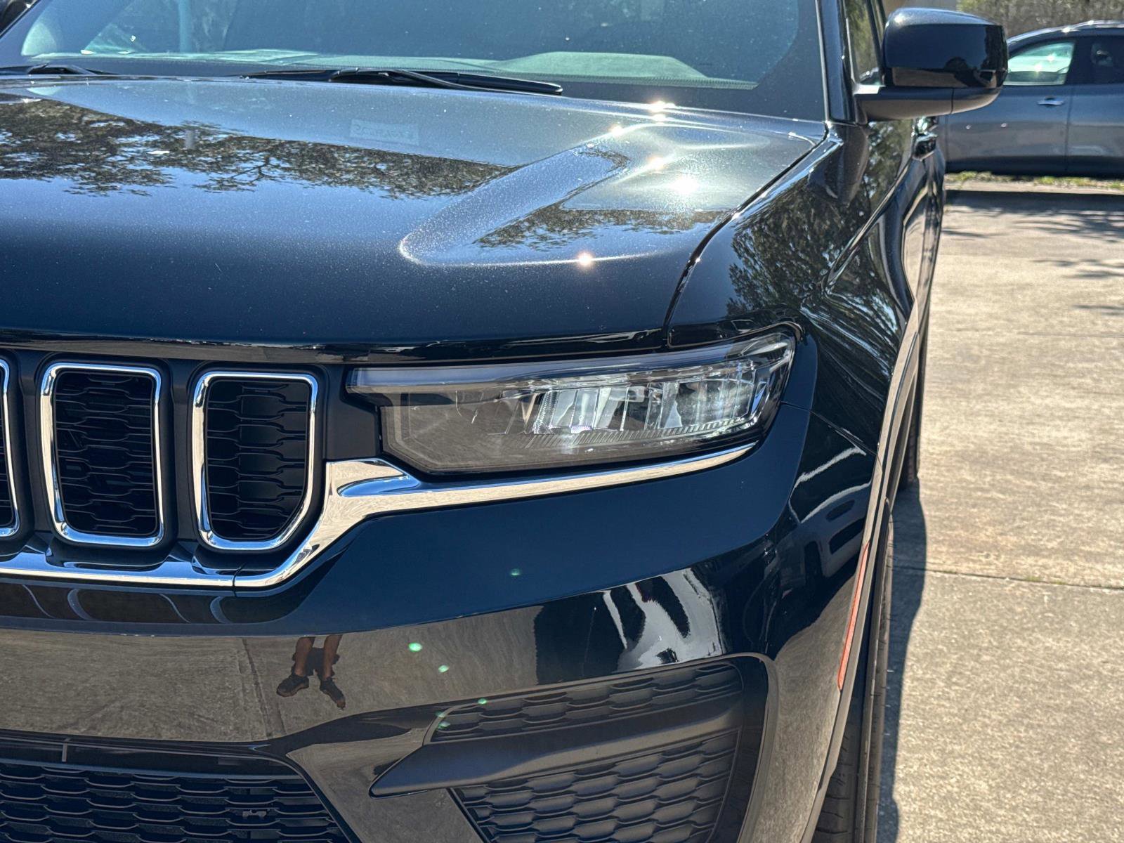 New 2025 Jeep Grand Cherokee 4WD image 9
