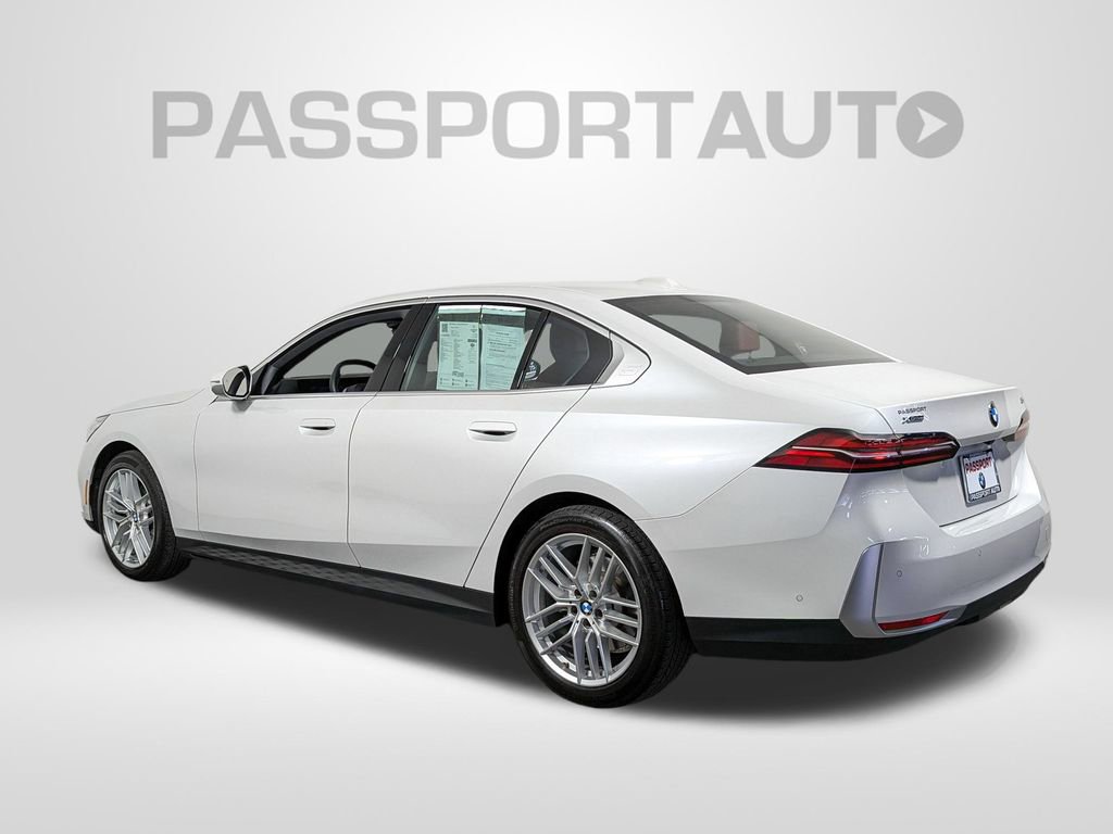 Used 2025 BMW 530i xDrive video 3