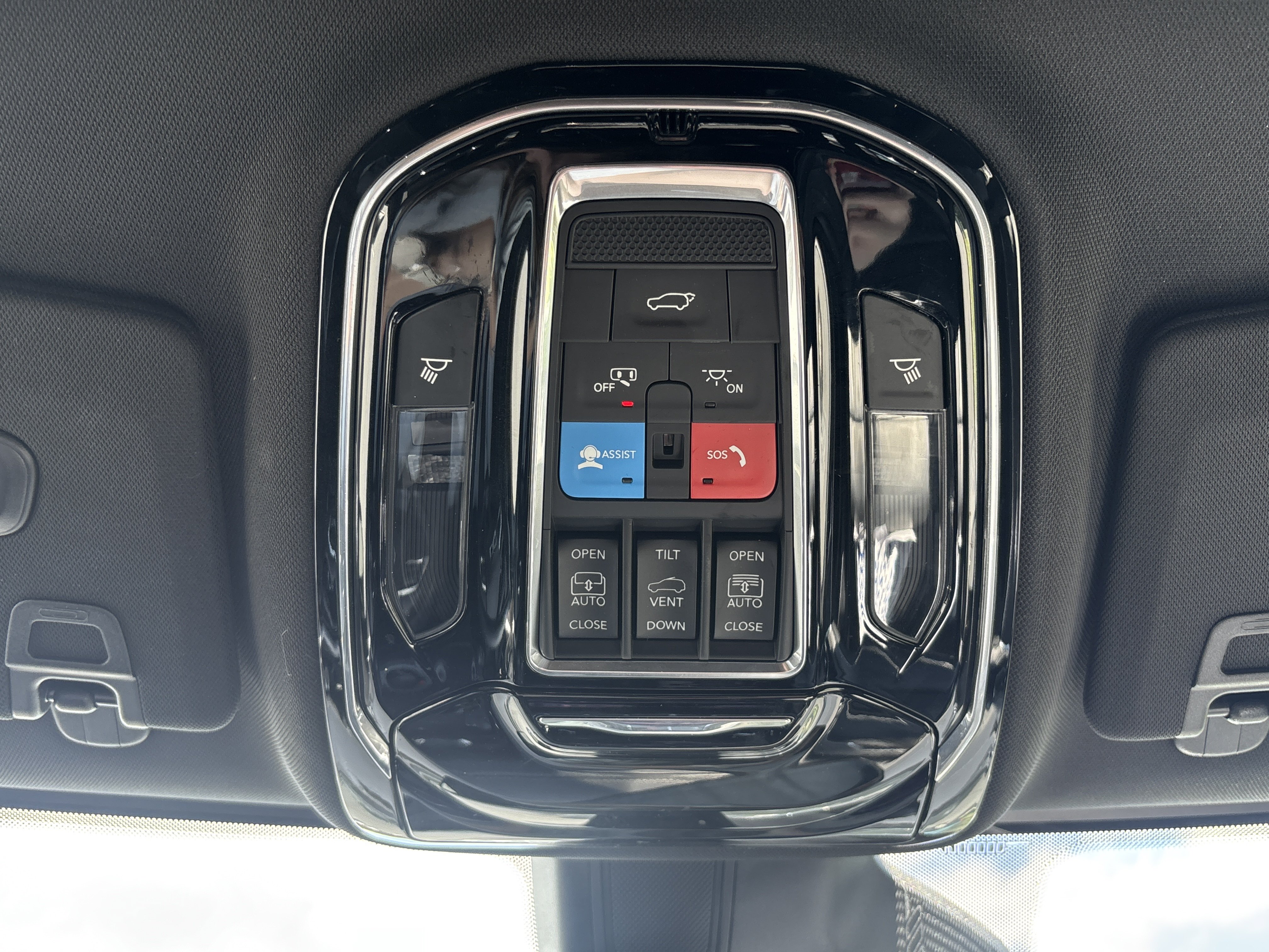 Used 2023 Jeep Grand Cherokee L Overland w/ Advanced Protech Group III AWD/4WD image 44
