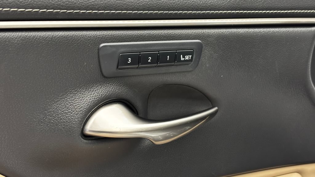 Used 2021 Lexus ES 300h w/ Premium Package FWD image 18