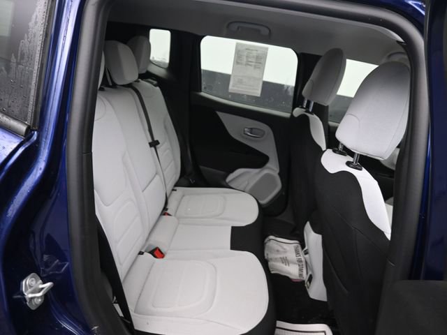 Used 2019 Jeep Renegade Latitude w/ Popular Equipment Group image 6