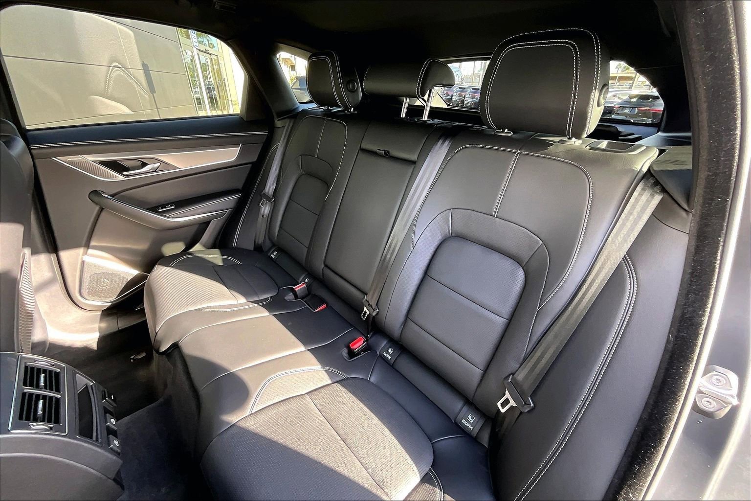 Certified 2025 Jaguar F-PACE R-Dynamic S AWD/4WD image 25