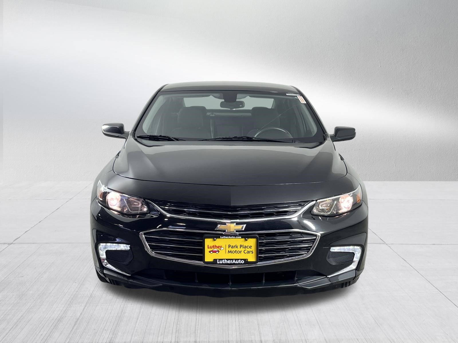 Used 2017 Chevrolet Malibu LT FWD video 2