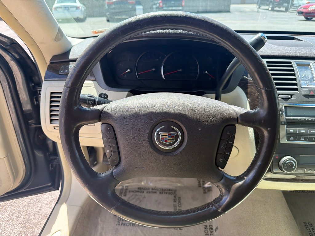 Used 2009 Cadillac DTS w/ Trunk Convenience Package FWD image 10