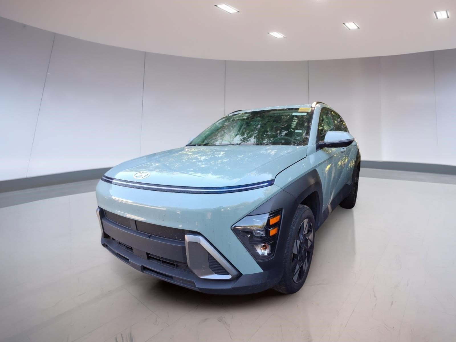 Used 2025 Hyundai Kona SEL AWD/4WD image 2
