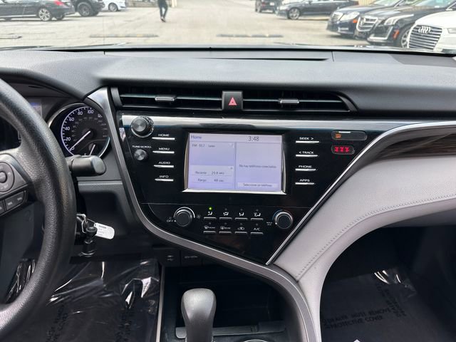Used 2018 Toyota Camry L image 19