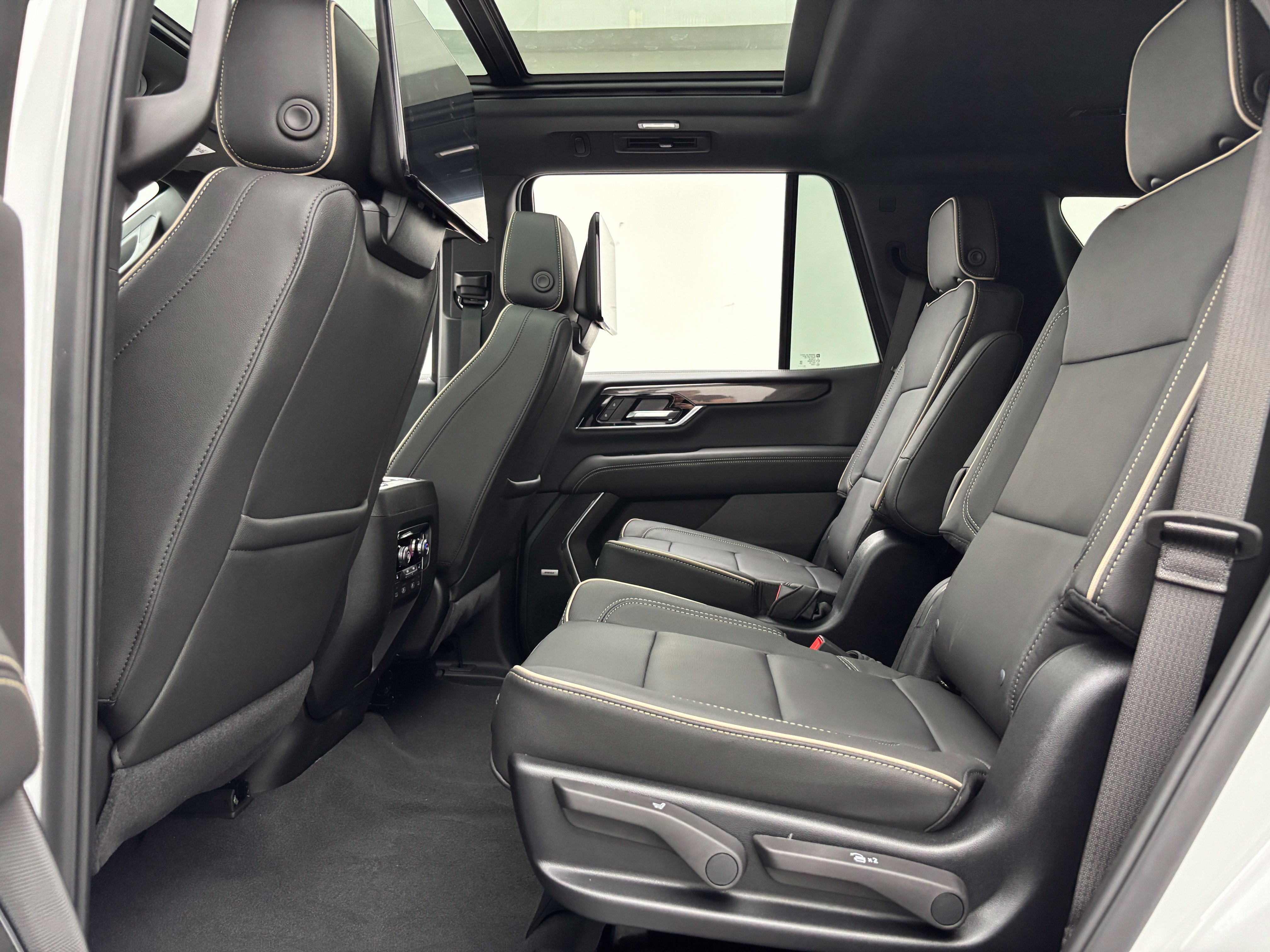 New 2026 GMC Yukon Elevation w/ Elevation Premium Package AWD/4WD image 49