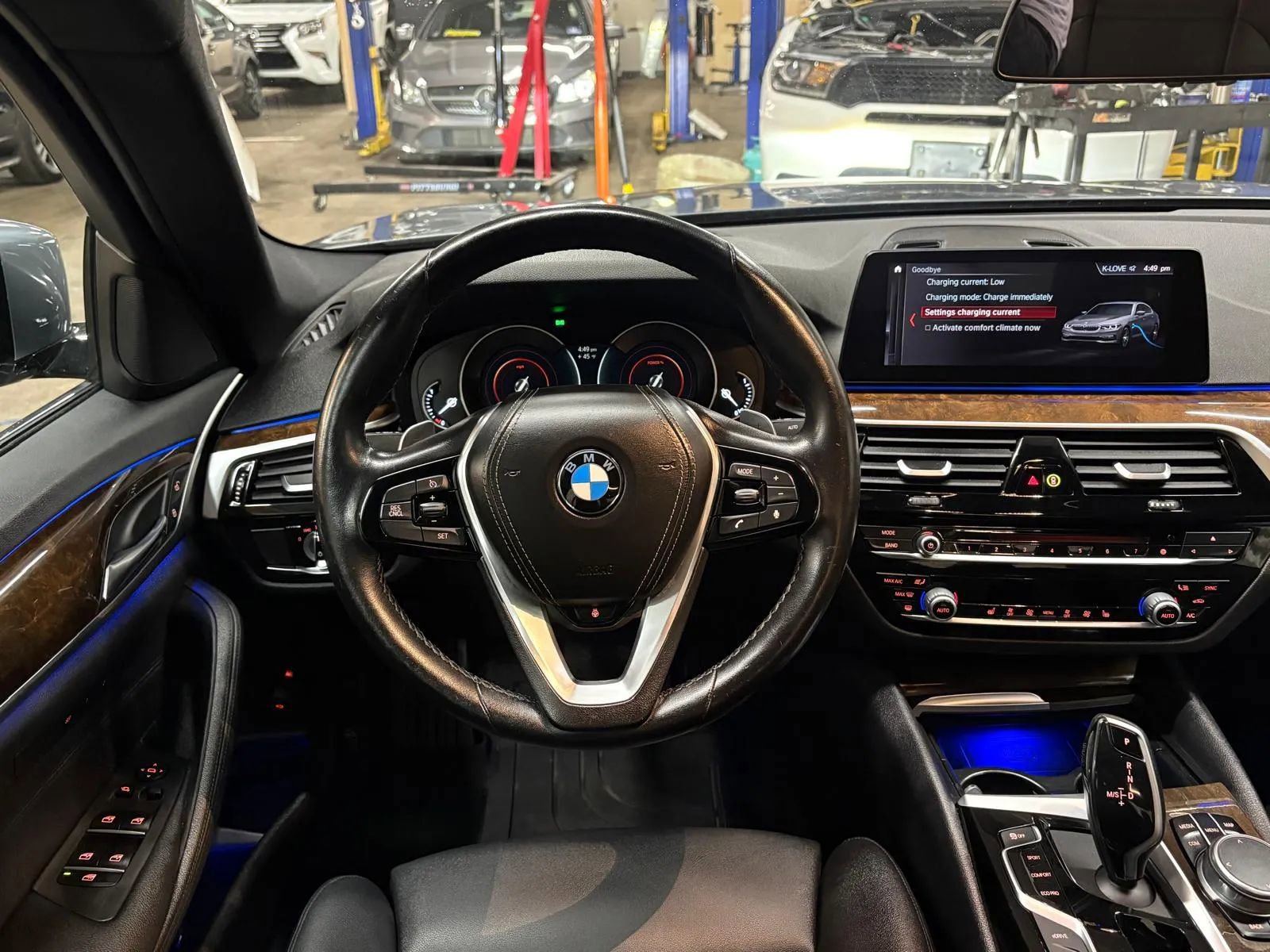 Used 2019 BMW 530e xDrive w/ Convenience Package image 19