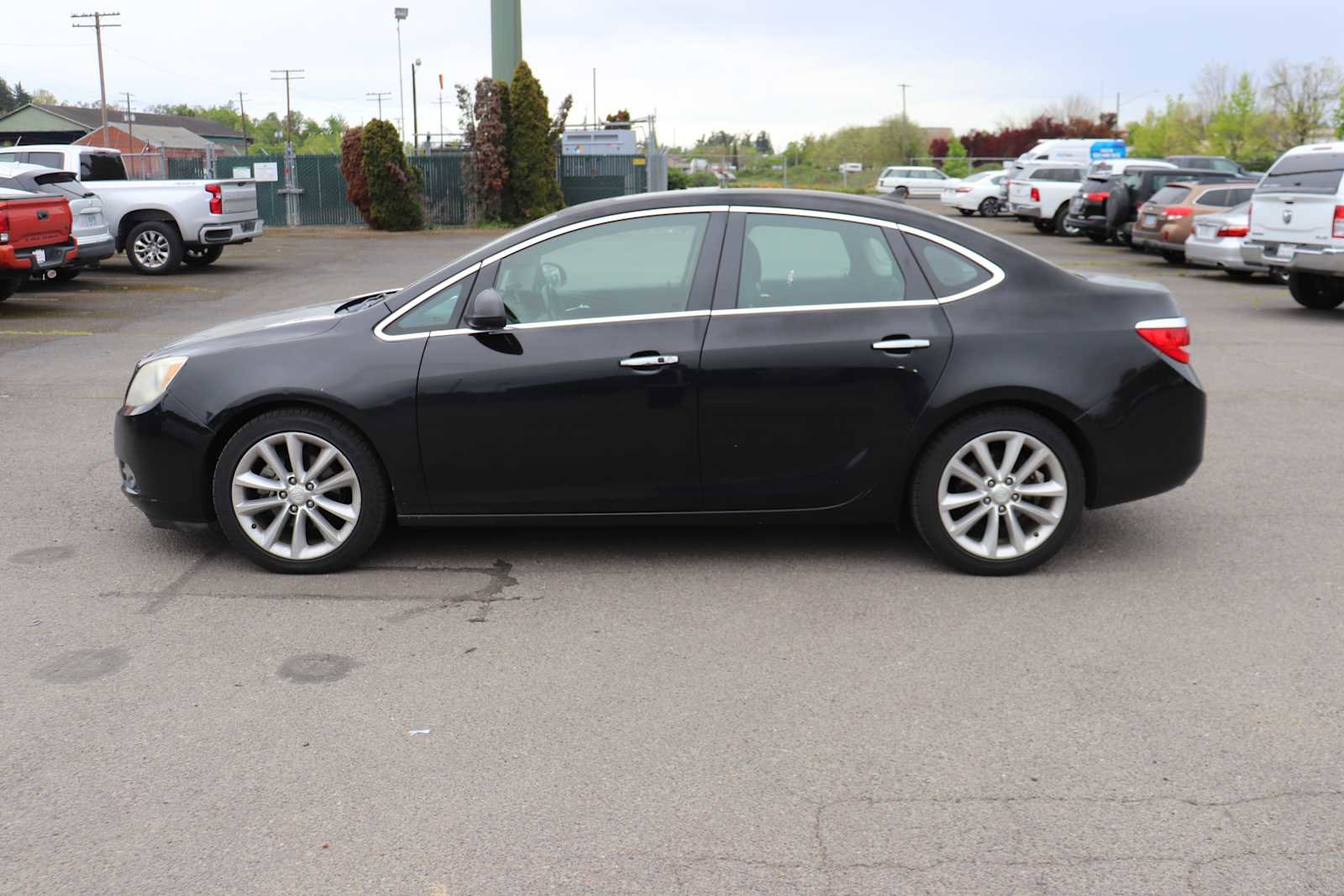 Used 2012 Buick Verano Leather FWD image 8