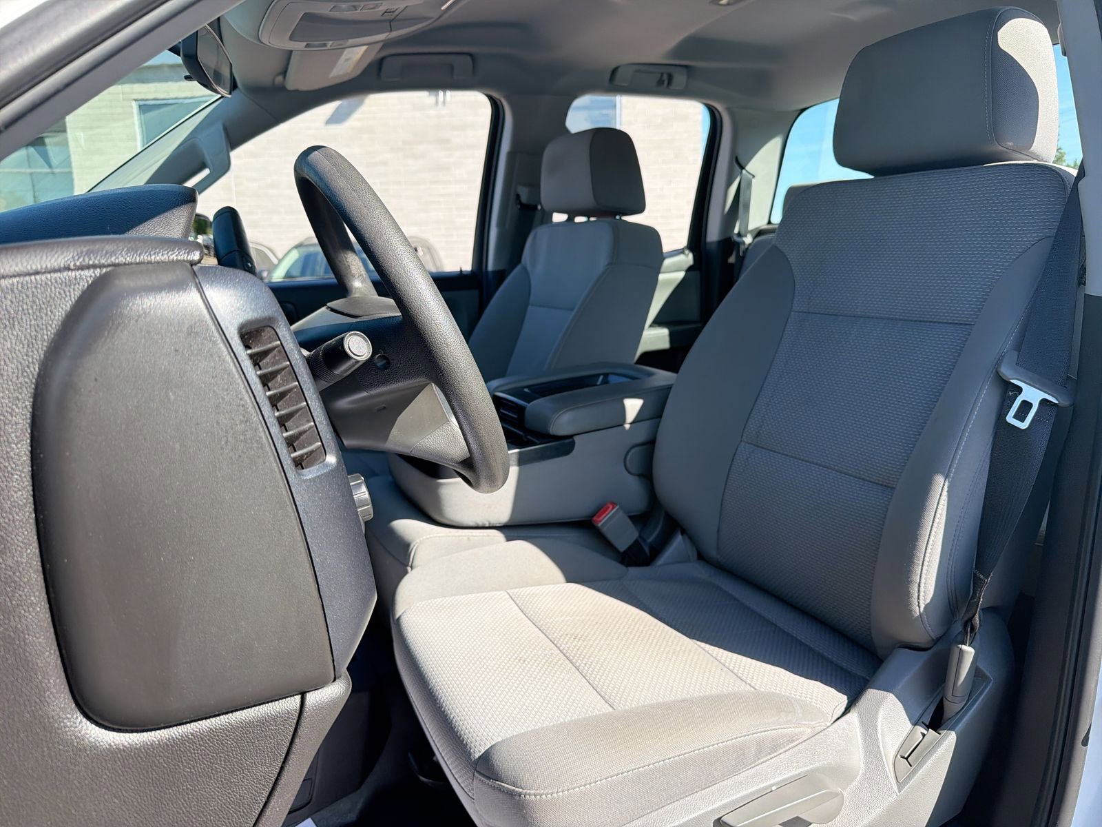 Used 2018 Chevrolet Silverado 1500 W/T AWD/4WD image 21