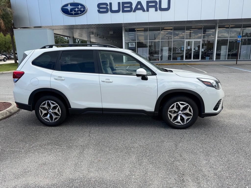 Used 2023 Subaru Forester Premium AWD/4WD image 2