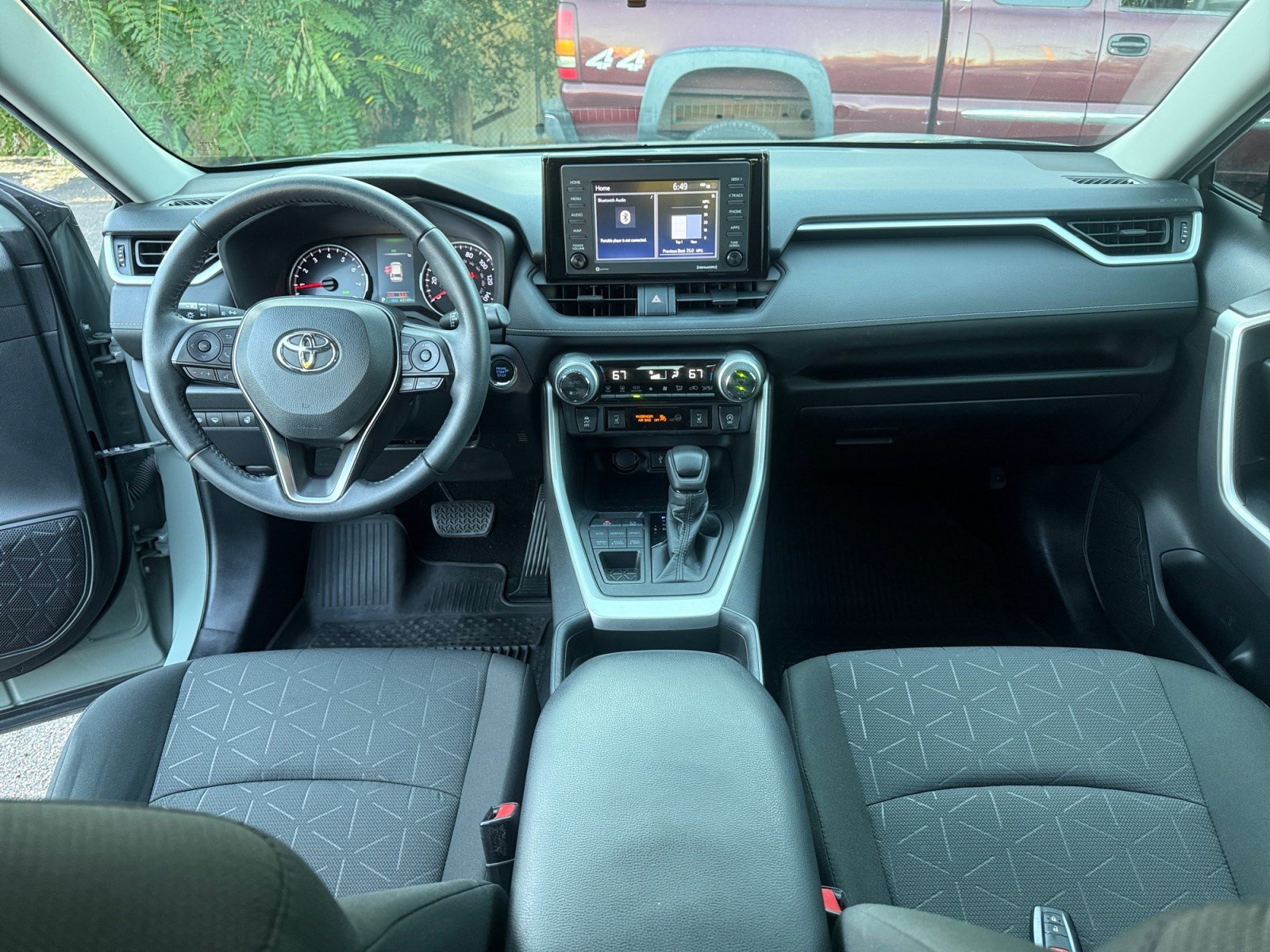 Certified 2021 Toyota RAV4 XLE w/ XLE Grade Weather Package AWD/4WD image 19
