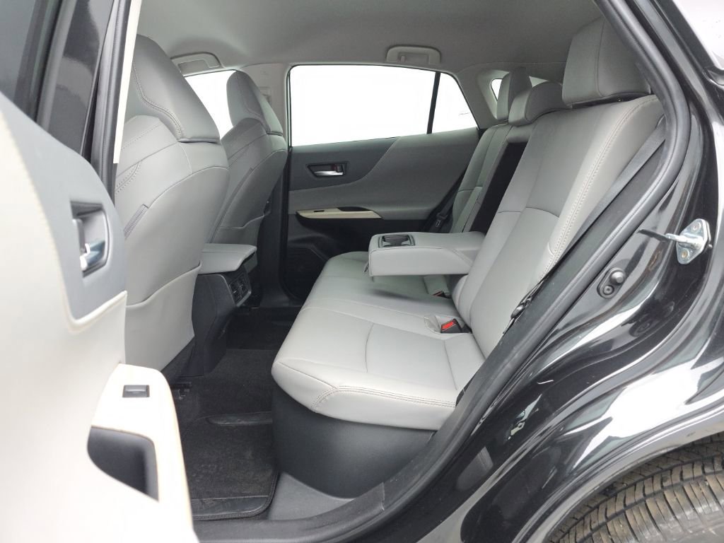 Used 2024 Toyota Venza XLE image 42