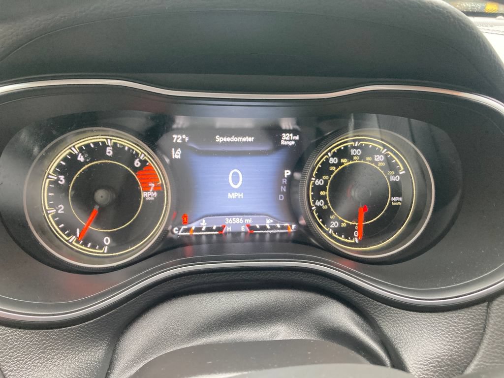 Used 2023 Jeep Cherokee Altitude Lux w/ Elite Group AWD/4WD image 19