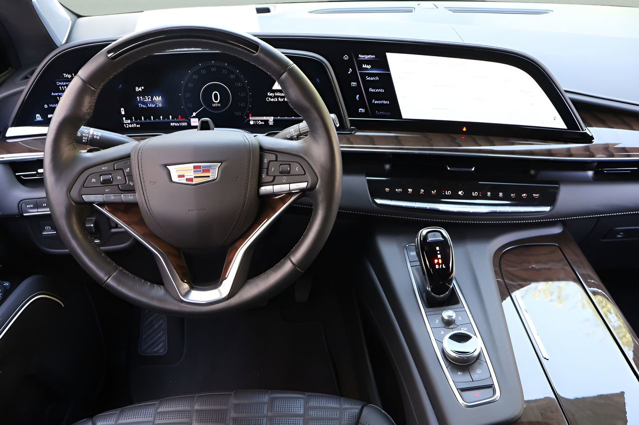 Certified 2024 Cadillac Escalade Premium Luxury Platinum image 18