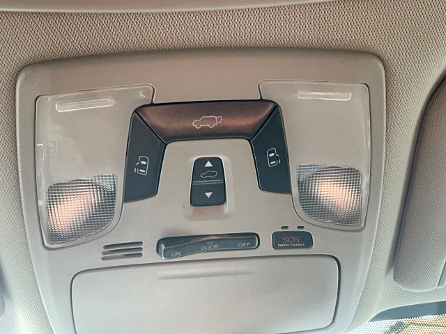 Used 2020 Toyota Sienna SE image 19