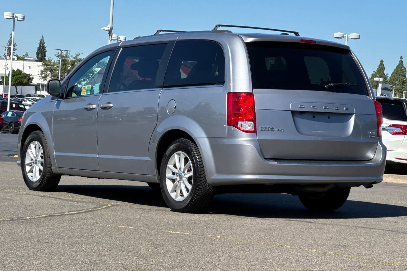 Used 2019 Dodge Grand Caravan SXT image 7