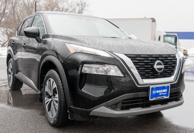 Used 2023 Nissan Rogue SV image 4