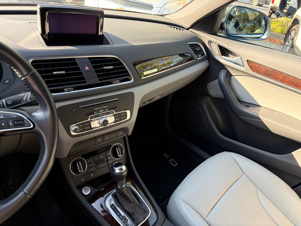 Used 2018 Audi Q3 2.0T Premium Plus w/ Premium Plus Package image 14